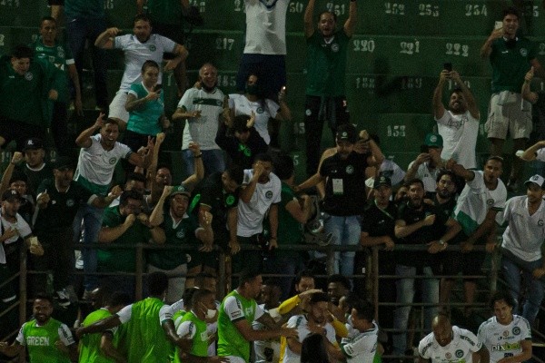 Foto: Diogo Reis/AGIF | Goiás garantiu o acesso após vencer o Guarani Foto: Diogo Reis/AGIF | Goiás garantiu o acesso após vencer o Guarani