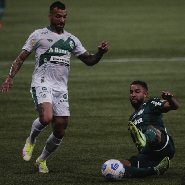Foto:Ettore Chiereguini/AGIF | Jorge sai de campo revoltado após ser substituído