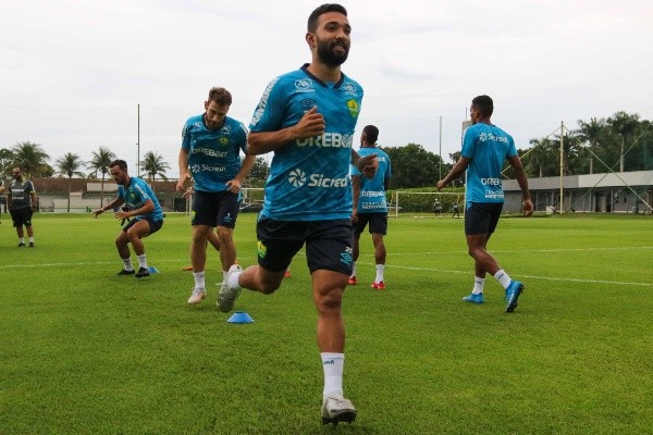 Cuiabá treinou nesta quinta-feira para se preparar para duelo contra o Palmeiras (Foto: AssCom Dourado)