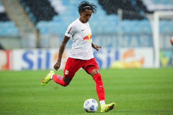 Foto: Pedro H. Tesch/AGIF | Léo Realpe deixou o Independiente para assinar com o RB Bragantino em 2020 Foto: Pedro H. Tesch/AGIF | Léo Realpe deixou o Independiente para assinar com o RB Bragantino em 2020