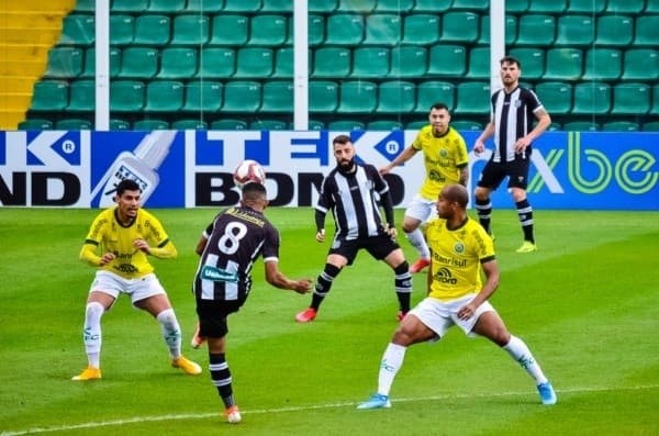 Foto: Foto: R.Pierre/AGIF/ Figueirense em campo.
