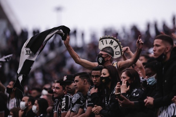 Foto: Ettore Chiereguini/AGIF/ Torcida do Corinthians na Neo Químicar Arena