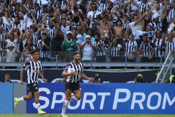 Foto: Fernando Moreno/AGIF/ Atlético-MG comemorando gol.