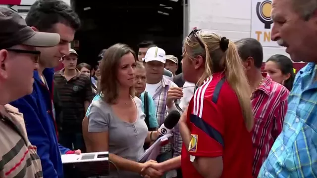 Foto: Reprodução SporTV - Livia Laranjeira e Fabricio Crepaldi recebem o carinho do povo colombiano.