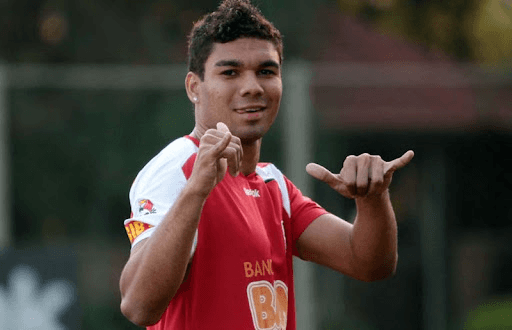 Casemiro com a camisa do São Paulo (Foto: Saopaulofc.net)