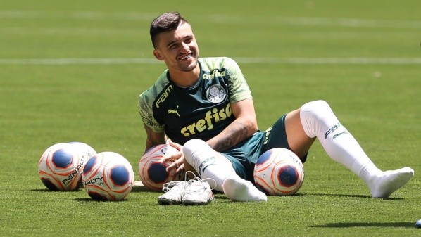 Foto: Cesar Greco – Victor Luís tem atuado nas últimas rodadas do Brasileirão, mas dificilmente terá espaço no Verdão em 2022