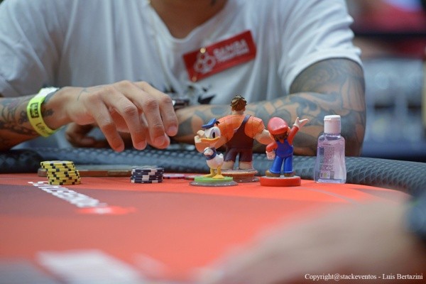 Protect Card do jogador Dentinho (Foto: Luis Bertazini/BSOP)