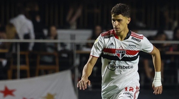 Vitor Bueno ficou três temporadas no São Paulo (Foto: Marcello Zambrana/AGIF) Vitor Bueno ficou três temporadas no São Paulo (Foto: Marcello Zambrana/AGIF)