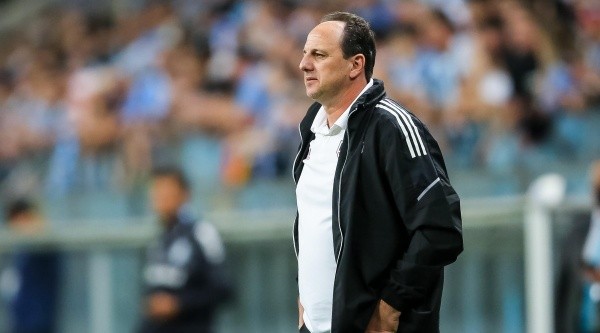 Ceni está insatisfeito com as poucas opções do São Paulo (Foto: Pedro H. Tesch/AGIF)