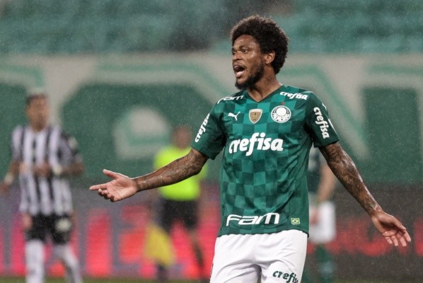 Foto: Marcello Zambrana/AGIF | Luiz Adriano tem enfrentado problemas com a torcida palmeirense nos últimos jogos 