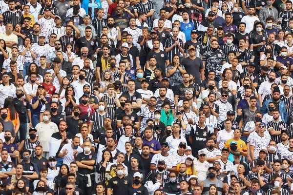 Foto: Marcello Zambrana/AGIF/ Torcida do Corinthians na Neo Química Arena. 