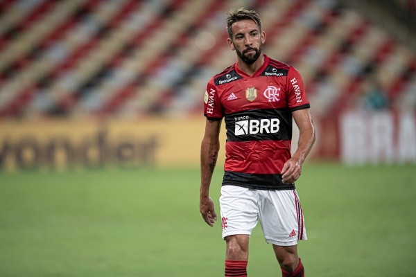 Foto: Jorge Rodrigues/AGIF - O lateral está na lista de negociáveis do clube