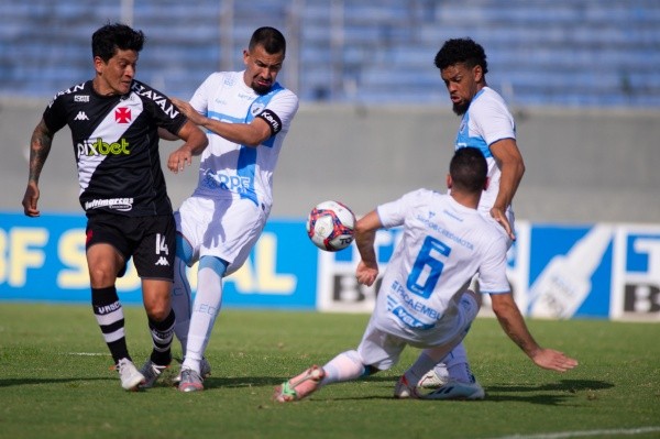 Germán Cano em sua última partida pelo Vasco (Foto: Marcos Zanutto/AGIF)