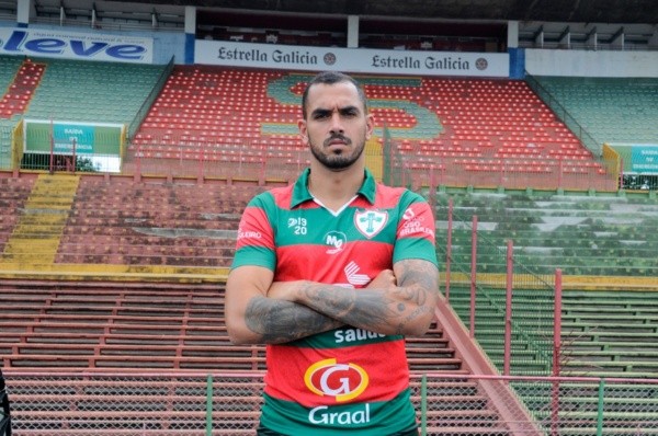 Luizão também foi anunciado pela Portuguesa (Foto: Dorival Rosa/Portuguesa)