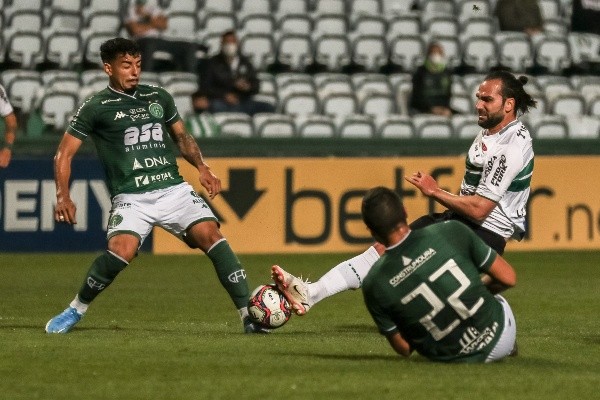 Foto: (Robson Mafra/AGIF) - Bidu também se destacou defensivamente nesta Série B