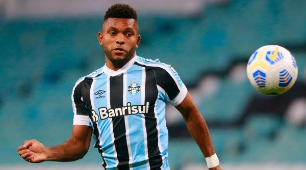 Borja em ação com a camisa do Grêmio (Foto: Silvio Avila/Getty Images)