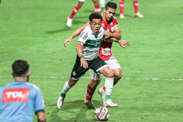 Foto: (Robson Mafra/AGIF) - Bruno Collaço será jogador do Vila Nova até o final de 2022