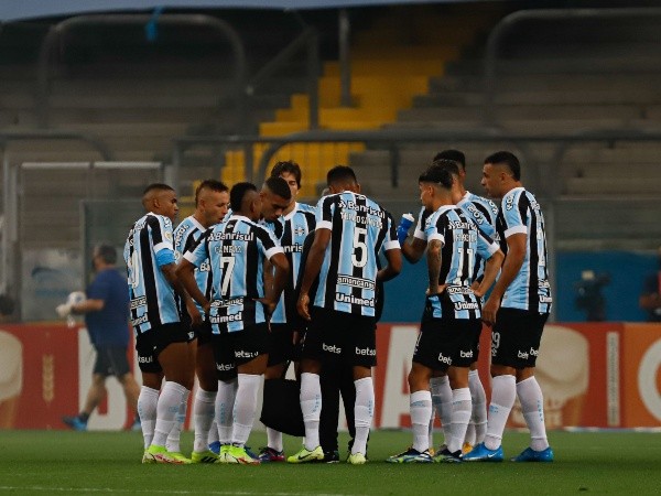 Foto: Maxi Franzoi/AGIF – Jogadores do Grêmio podem deixar o clube após queda para a Série B