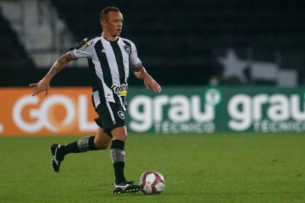 Foto: Vitor Silva/Botafogo - Carlinhos: emprestado ao Botafogo