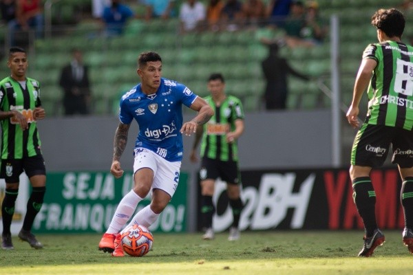 Foto: Marcelo Alvarenga/AGIF – Lucas Romero quando atuava pelo Cruzeiro
