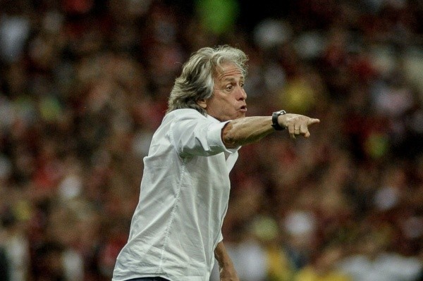 Foto: Allan Carvalho/AGIF – Jorge Jesus foi campeão brasileiro e da Libertadores pelo Clube