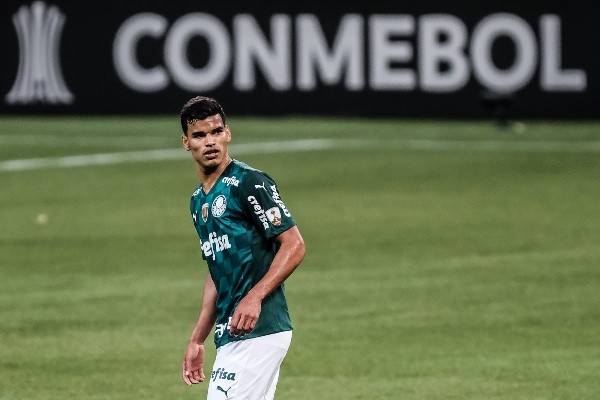 Foto: Marcello Zambrana/AGIF -Danilo Barbosa em ação pelo Palmeiras