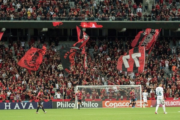 Robson Mafra/AGIF/ Torcida do Athletico-PR. 