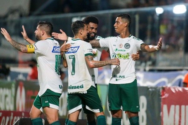 Foto: Foto: Fernando Torres/AGIF | Com a SAF o clube poderia investir mais no seu elenco