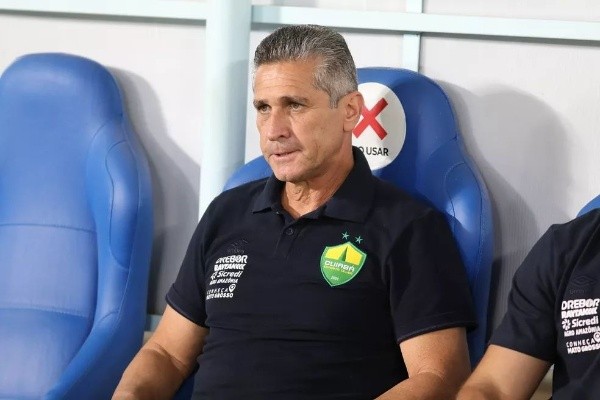 Jorginho não renovou contrato com o Cuiabá (Foto: AssCom Dourado) Jorginho não renovou contrato com o Cuiabá (Foto: AssCom Dourado)