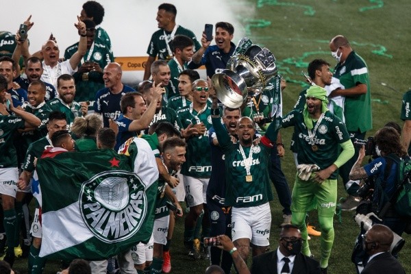 Felipe Melo comemorando o título da Copa do Brasil (Foto: Dudu jogou com Felipe Melo por três temporadas (Foto: Ettore Chiereguini / AGIF)