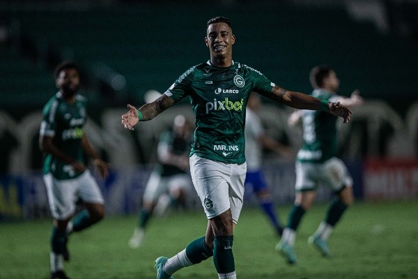 Foto: Heber Gomes/AGIF | Alef Manga marcou 10 gols na Série B pelo Goiás Foto: Heber Gomes/AGIF | Alef Manga marcou 10 gols na Série B pelo Goiás