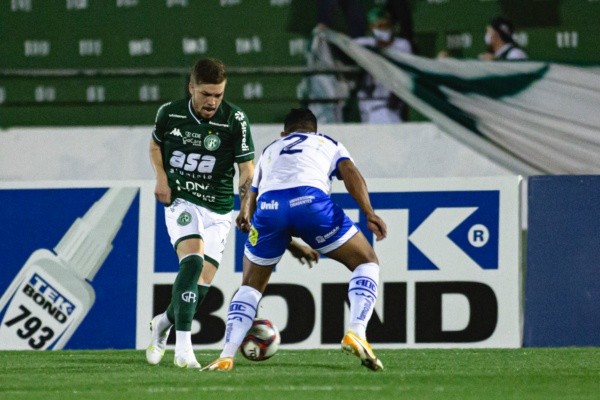 Foto: Diogo Reis/AGIF -Júlio César em ação pelo Guarani