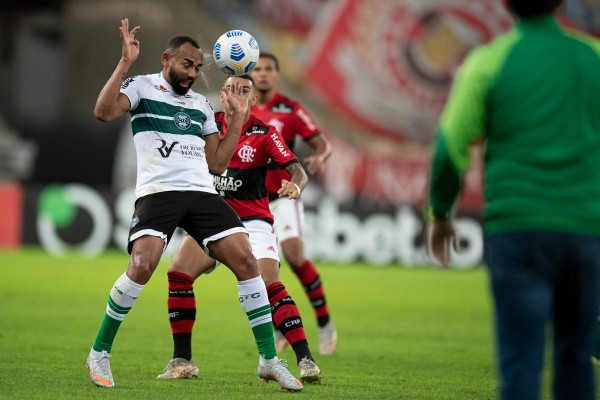 Foto: Jorge Rodrigues/AGIF – Dalberto em ação pelo Coritiba