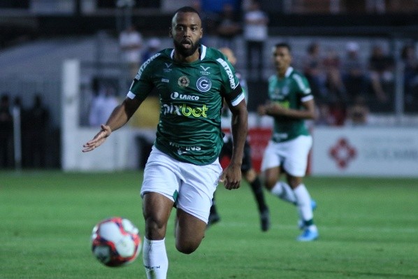 Foto: (Joao Vitor Rezende Borba/AGIF) - Reynaldo foi o jogador do Goiás com a maior média em cortes por jogo na Série B 2021, com 4,5