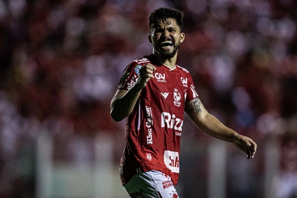 Foto: Heber Gomes/AGIF -Alesson jogador do Vila Nova-GO