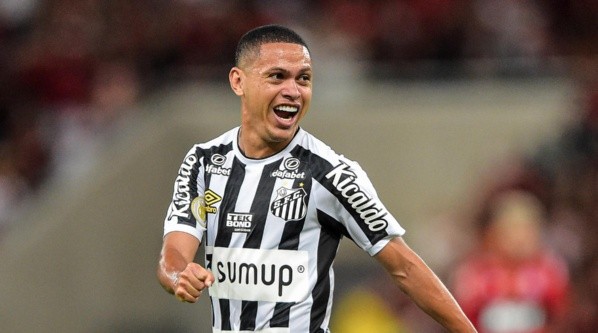 Marcos Guilherme foi um dos questionados no Santos (Foto: Thiago Ribeiro/AGIF)