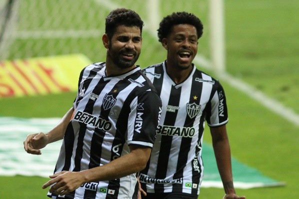 Diego Costa está com futuro indefinido no Atlético (Foto: Fernando Moreno/AGIF)