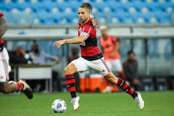 Pedro H. Tesch/AGIF - Diego, meiocampista do Flamengo