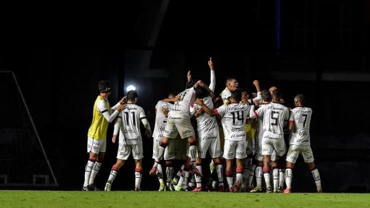 Thiago Ribeiro/AGIF - Jadson irá reforçar o Leão para a próxima temporada; clube irá disputar a Série C