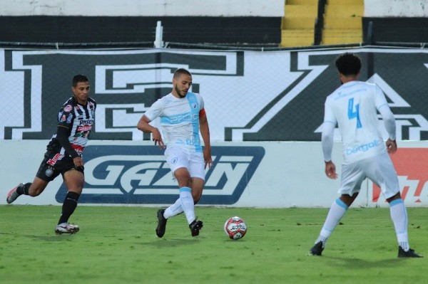 Foto: Joao Vitor Rezende Borba/AGIF – Marcondes em ação pelo Londrina