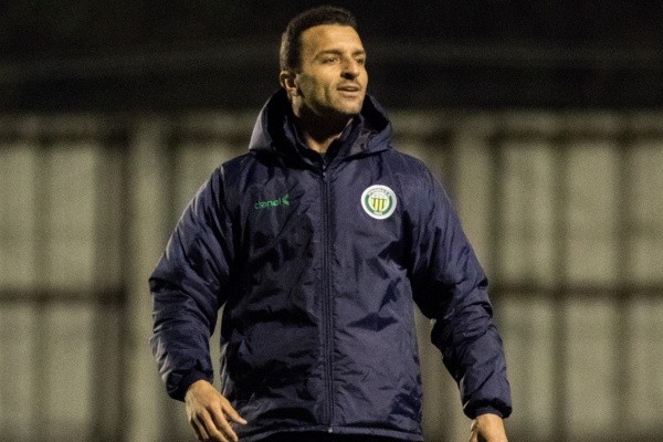 Robson Mafra/AGIF/ Júnior Rocha quando treinava o Ypiranga. 