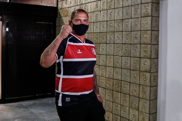 Paulo Paiva/AGIF – Atacante Walter é um dos reforços do Santinha para a temporada 2022