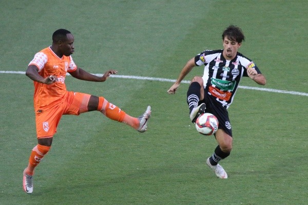 Foto: (Fernando Moreno/AGIF) - Christian, à direita, é o mais novo reforço do Paysandu para 2022