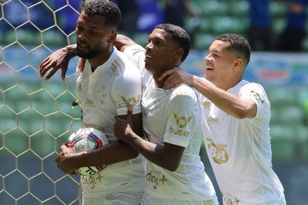 Foto: Fernando Moreno/AGIF – Thiago e Matheus Pereira têm propostas para sair do Cruzeiro