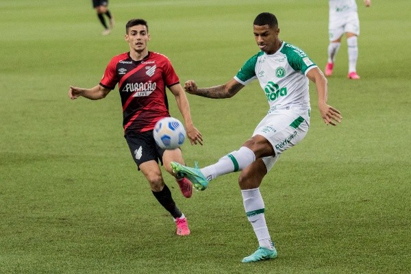 Robson Mafra/AGIF – Derlan em sua passagem pela Chapecoense