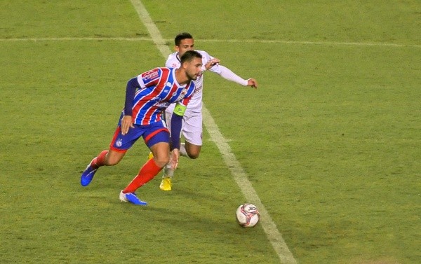 Jhony Pinho/AGIF/ Gustavo Henrique com a camisa do Bahia. 
