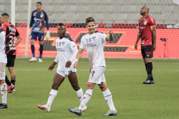 Foto: (Robson Mafra/AGIF) - Luís Amarilla, à direita, defendeu as cores da LDU, do Equador, nesta temporada