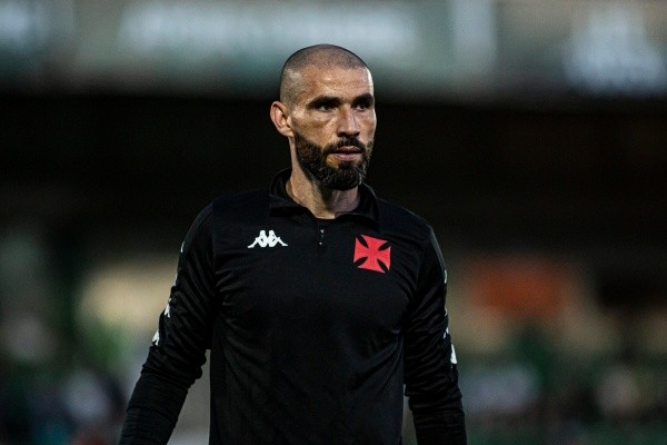 Foto: Diogo Reis/AGIF – Vanderlei com a camisa do Vasco