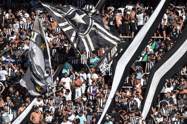 Botafogo está prestes de se tornar clube- empresa (Foto: Thiago Ribeiro/AGIF)