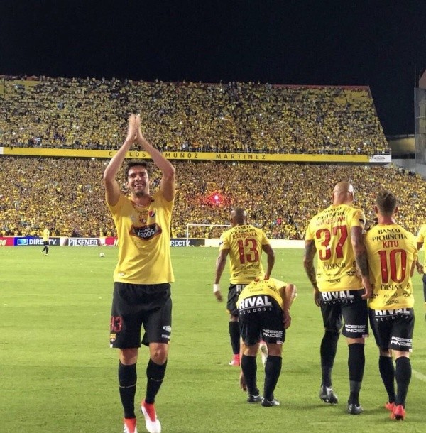 Foto: Twiiter Barcelona-EQU | Na ocasião Kaká fez dois gols pelo Barcelona-EQU na vitória por 6 x 2 sobre o Sport Boys-PER Foto: Twiiter Barcelona-EQU | Na ocasião Kaká fez dois gols pelo Barcelona-EQU na vitória por 6 x 2 sobre o Sport Boys-PER
